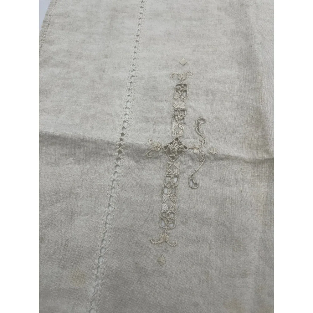 2‎ Table Sized Vintage Linens